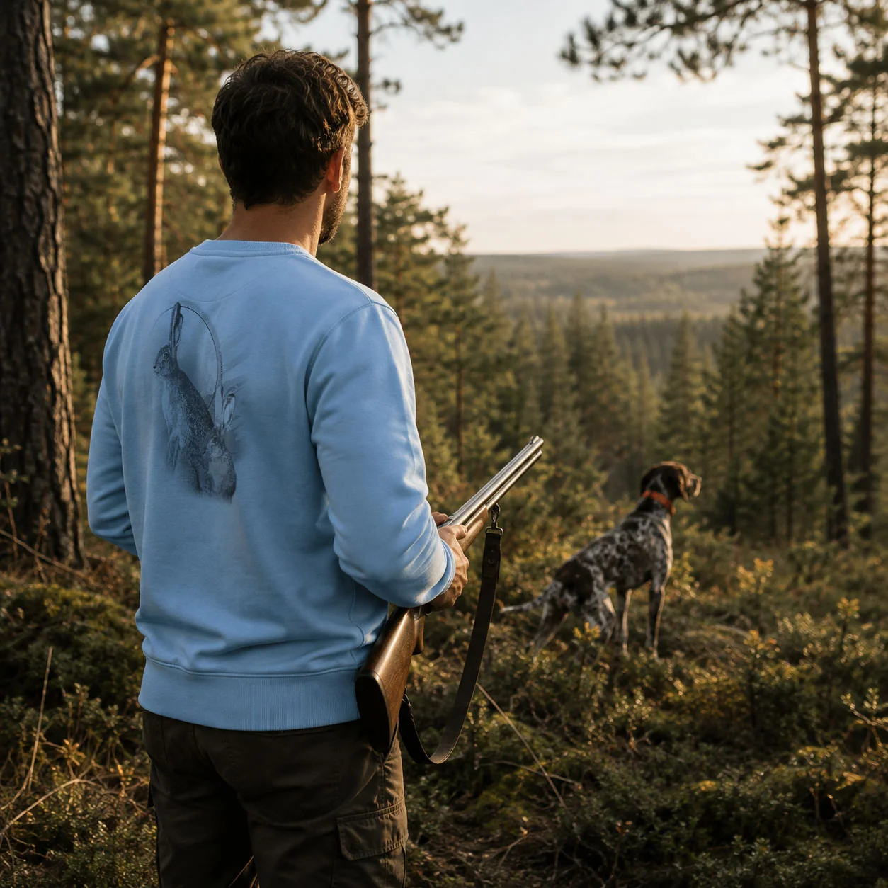 Sweat de chasse homme lievre personnalise, porte en action